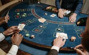 Meja blackjack live dealer vicitoto dengan dealer profesional